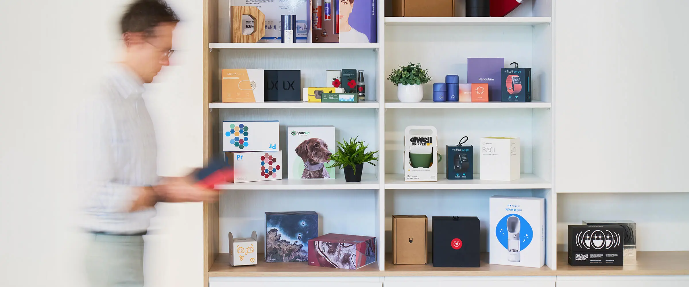 Custom packaging design showcase featuring structural engineering and prototypes by Zenpack.