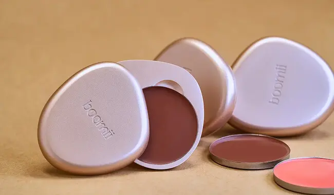 Custom cosmetic packaging design for boumii refillable compacts by Zenpack.