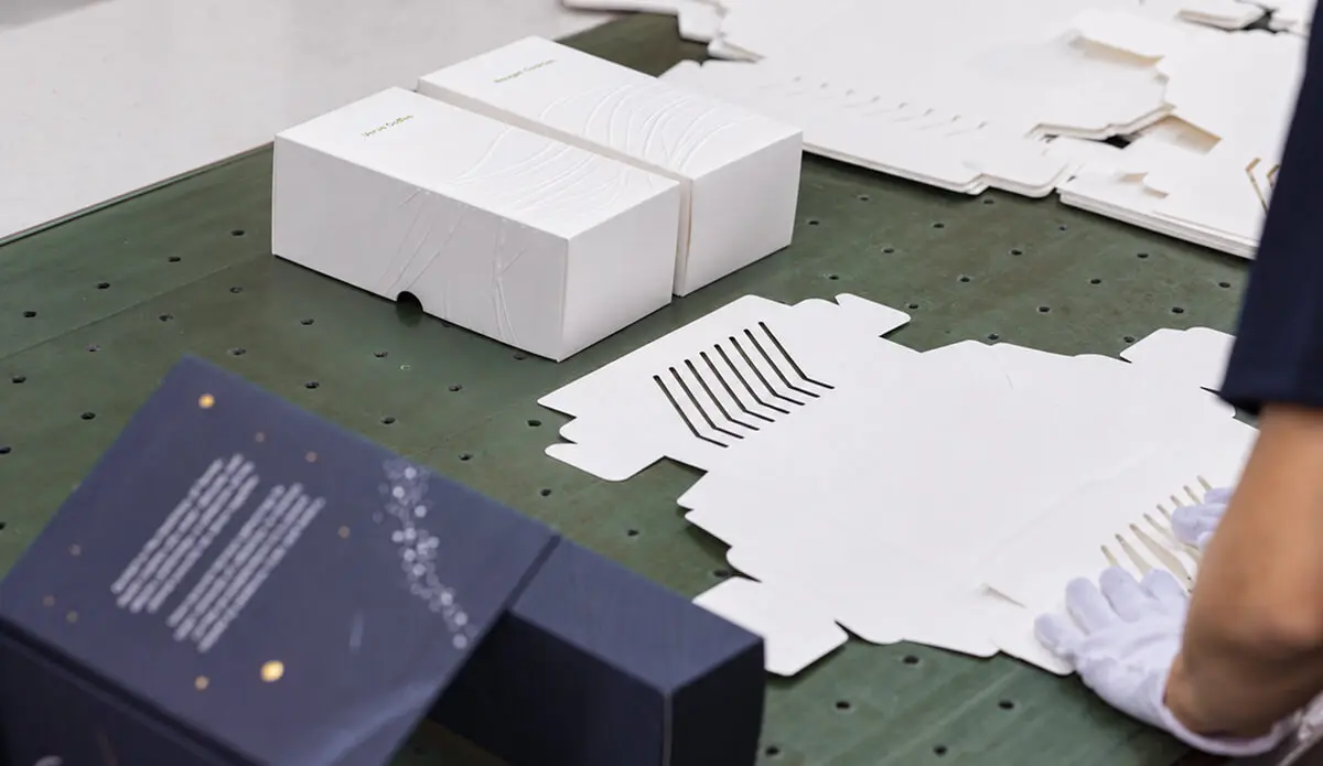 White-box packaging system prototyping and unboxing validation process by Zenpack.